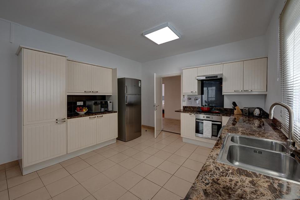 J5 Four Bedroom Villa Holiday Home In Al Wasl For Families Only 迪拜 外观 照片